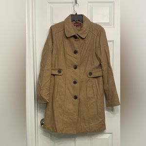 Merona tan / camel color coat with button accents